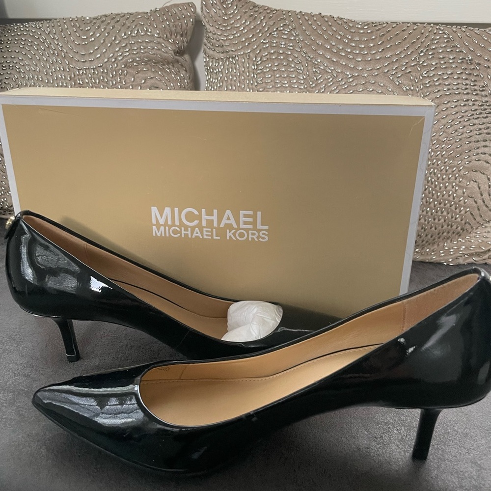 Brand new Michael Kors patent heels